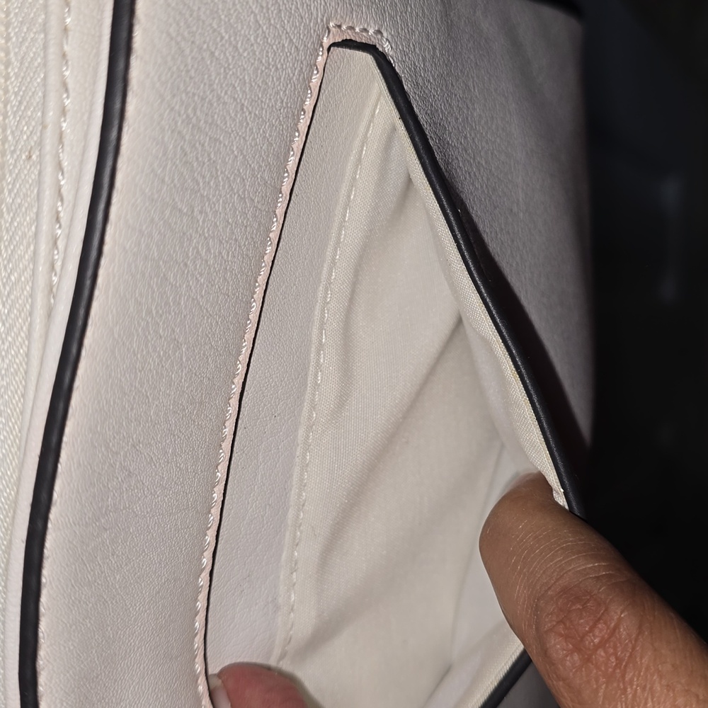 Liz Claiborne White & Black Purse - Picture 10 of 16